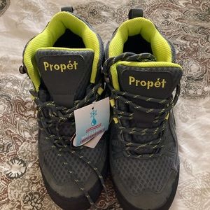 NWT Propet Waterproof Boots Women’s Size 8.5